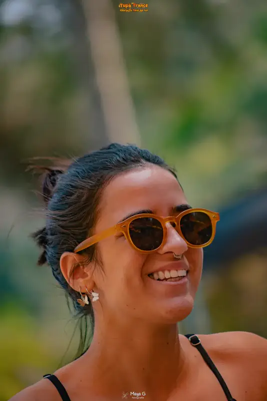 Sorriso do público na pista durante o dia